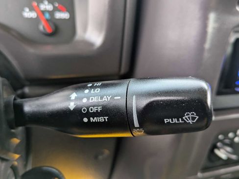 Used 2002 Jeep Wrangler SE image 18