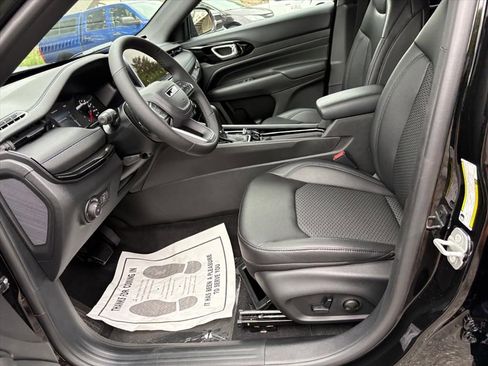 New 2026 Jeep Compass Latitude AWD/4WD image 12