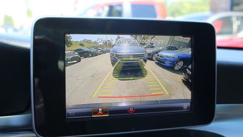 Used 2018 Mercedes-Benz C 300 Sedan w/ Premium Package image 17