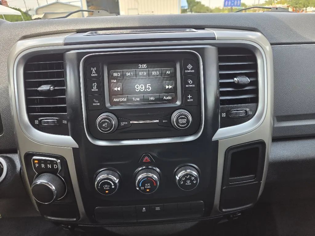 Used 2015 RAM 1500 Classic SLT RWD image 30