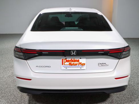 Used 2023 Honda Accord EX image 8