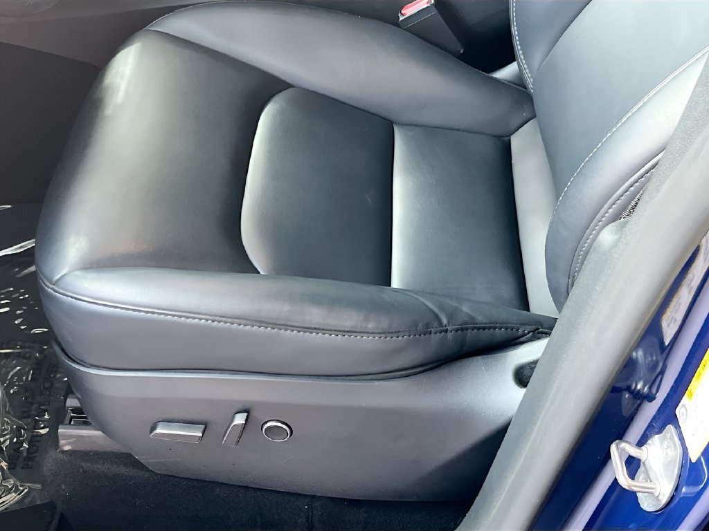 Used 2025 Tesla Model Y Long Range RWD image 19