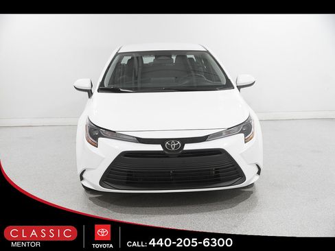 Certified 2025 Toyota Corolla LE FWD image 2