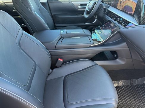 Used 2025 INFINITI QX80 Luxe image 10