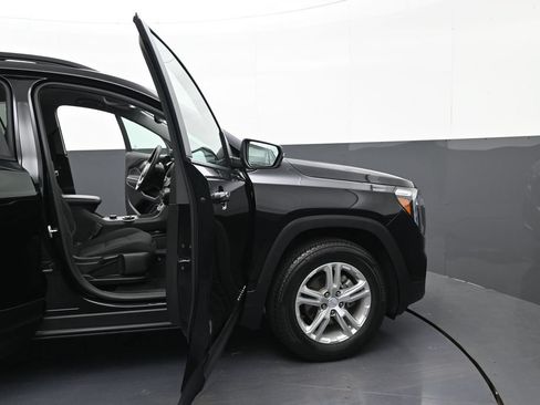 Certified 2023 GMC Terrain SLE w/ Driver Convenience Package AWD/4WD image 9