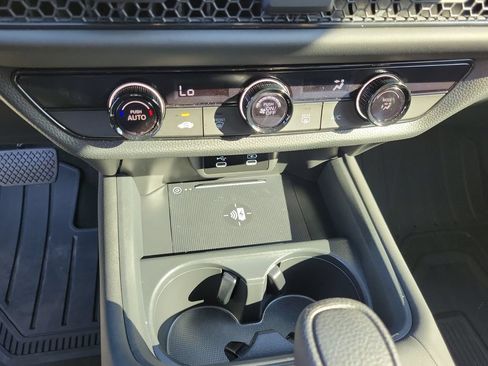 Certified 2026 Honda HR-V LX image 32