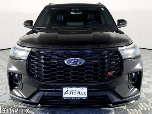 Used 2025 Ford Explorer ST w/ Sun And Sound Package AWD/4WD image 2