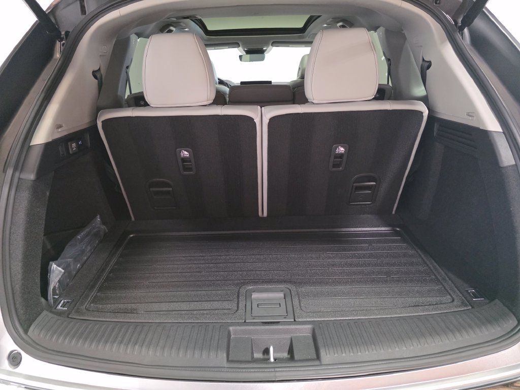 Used 2026 Acura MDX w/ Technology Package AWD/4WD image 8