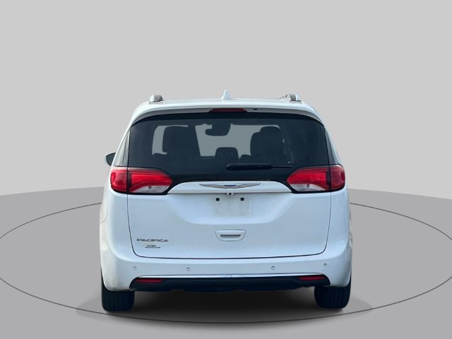 Used 2018 Chrysler Pacifica Touring-L Plus w/ Advanced Safetytec Group FWD image 3