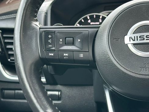 Used 2021 Nissan Rogue SV w/ Premium Package image 26