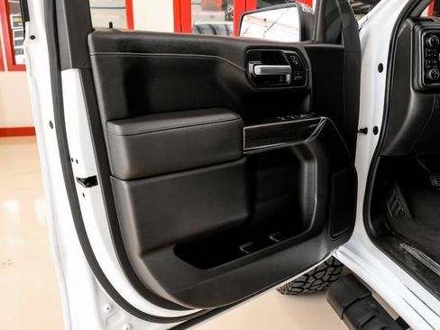 Used 2019 Chevrolet Silverado 1500 LTZ w/ LTZ Texas Edition AWD/4WD image 48