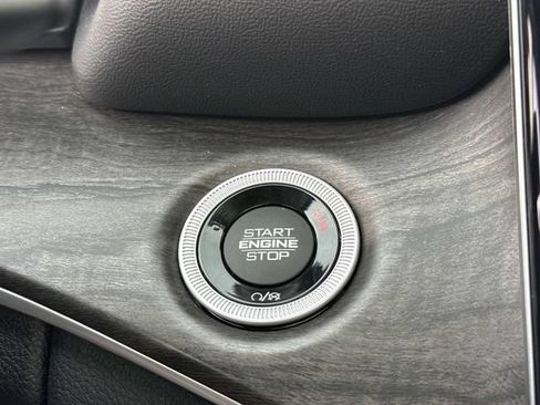 Certified 2023 Jeep Grand Cherokee Limited AWD/4WD image 25