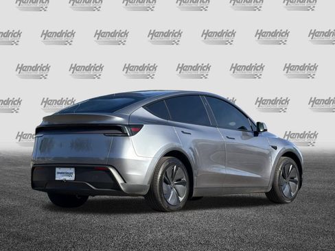 Used 2026 Tesla Model Y 2WD image 5