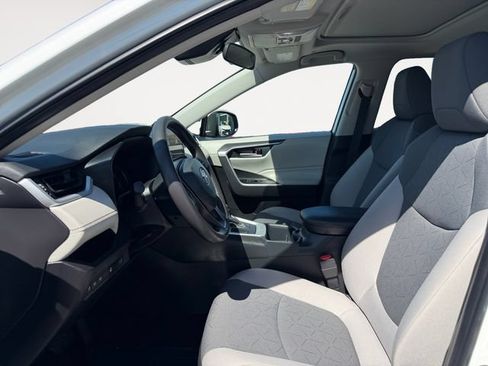 Certified 2025 Toyota RAV4 XLE w/ Convenience Package FWD image 9