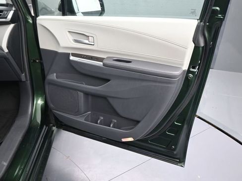 Used 2024 Toyota Sienna XLE image 20