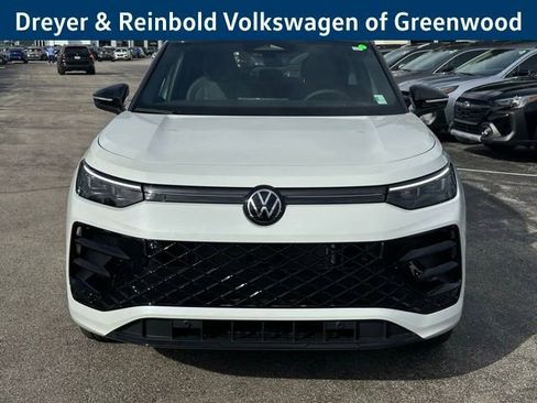 New 2026 Volkswagen Tiguan SE R-Line image 2