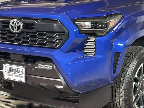 Used 2025 Toyota Tacoma TRD Sport image 3