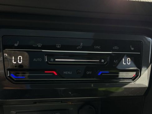 Certified 2024 Volkswagen Tiguan SE R-Line image 13