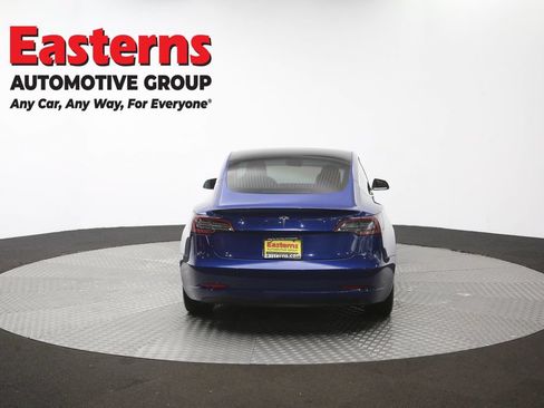 Used 2020 Tesla Model 3 Standard Range RWD image 31