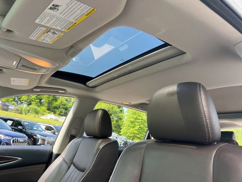 Used 2019 INFINITI QX60 Luxe w/ Sensory Package FWD image 32