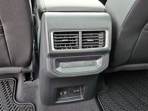 New 2026 Volkswagen Atlas Cross Sport SEL R-Line AWD/4WD image 10