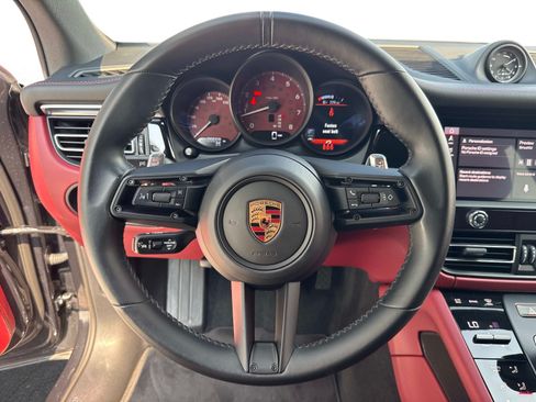 Used 2023 Porsche Macan S AWD/4WD image 29