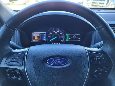 Used 2019 Ford Explorer Limited w/ Ford Safe & Smart Package image 33