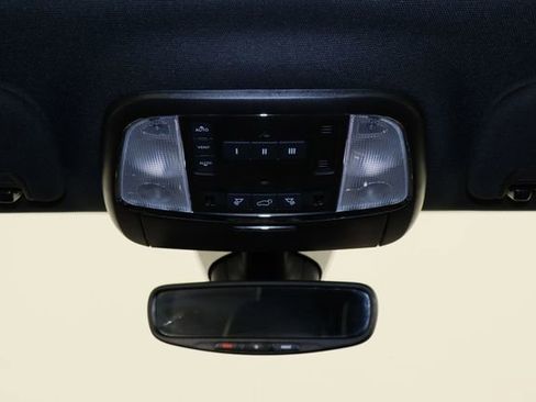 Used 2022 Jeep Grand Cherokee Limited image 25