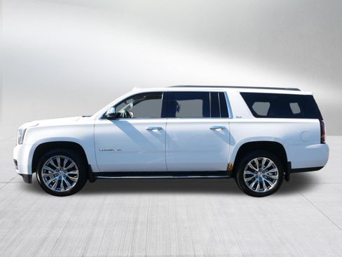 Used 2017 GMC Yukon XL SLT AWD/4WD image 4
