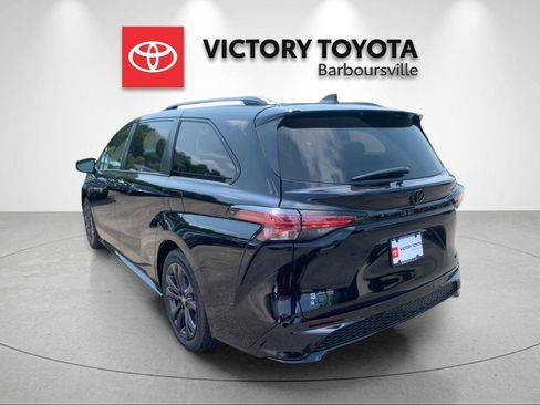 Used 2026 Toyota Sienna XSE FWD image 3