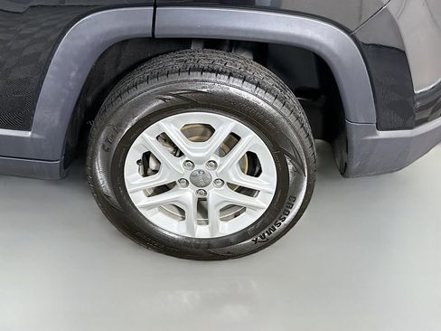Used 2017 Jeep Compass Sport FWD image 33