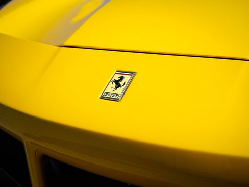 Used 2018 Ferrari 488 GTB RWD image 5