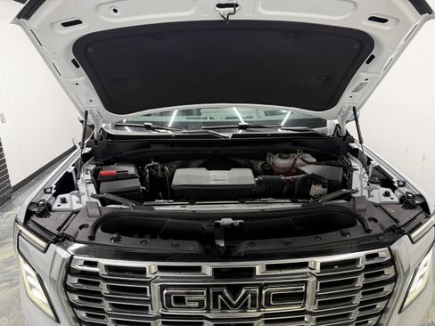 Used 2026 GMC Yukon Denali w/ Sun & Power Step Package image 34