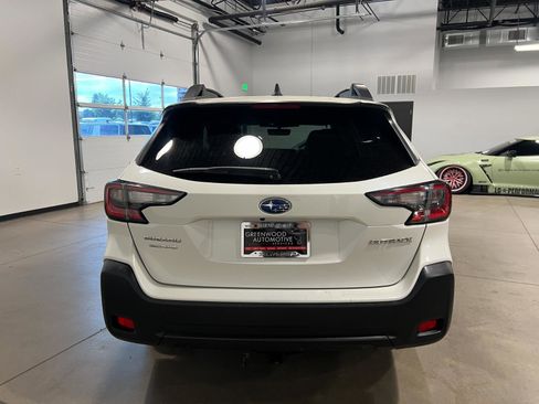 Used 2024 Subaru Outback Premium AWD/4WD image 4