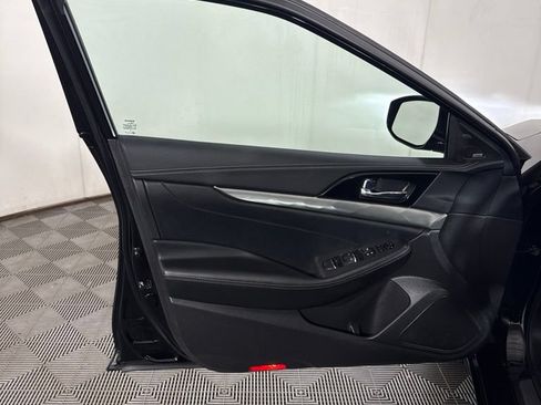 Used 2023 Nissan Maxima SL FWD image 14