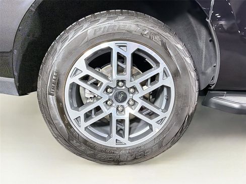 Used 2025 Ford Expedition Max Active AWD/4WD image 35