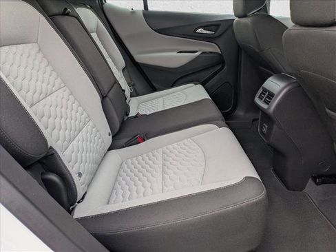 Used 2021 Chevrolet Equinox LS image 19
