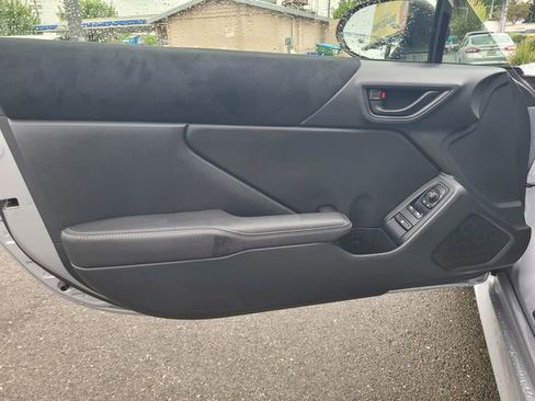 Used 2025 Toyota GR86 Premium w/ ALL Weather Mat Package (TMS) RWD image 18
