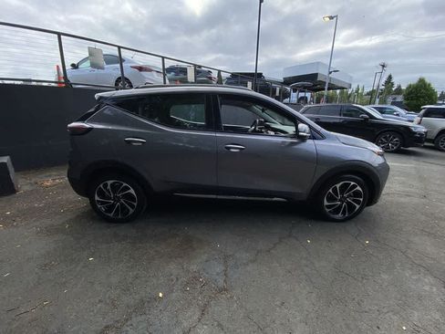 Used 2023 Chevrolet Bolt EUV Premier w/ Sun & Sound Package FWD image 7