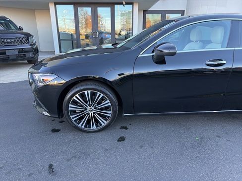 Used 2023 Mercedes-Benz CLA 250 4MATIC w/ Premium Package image 11