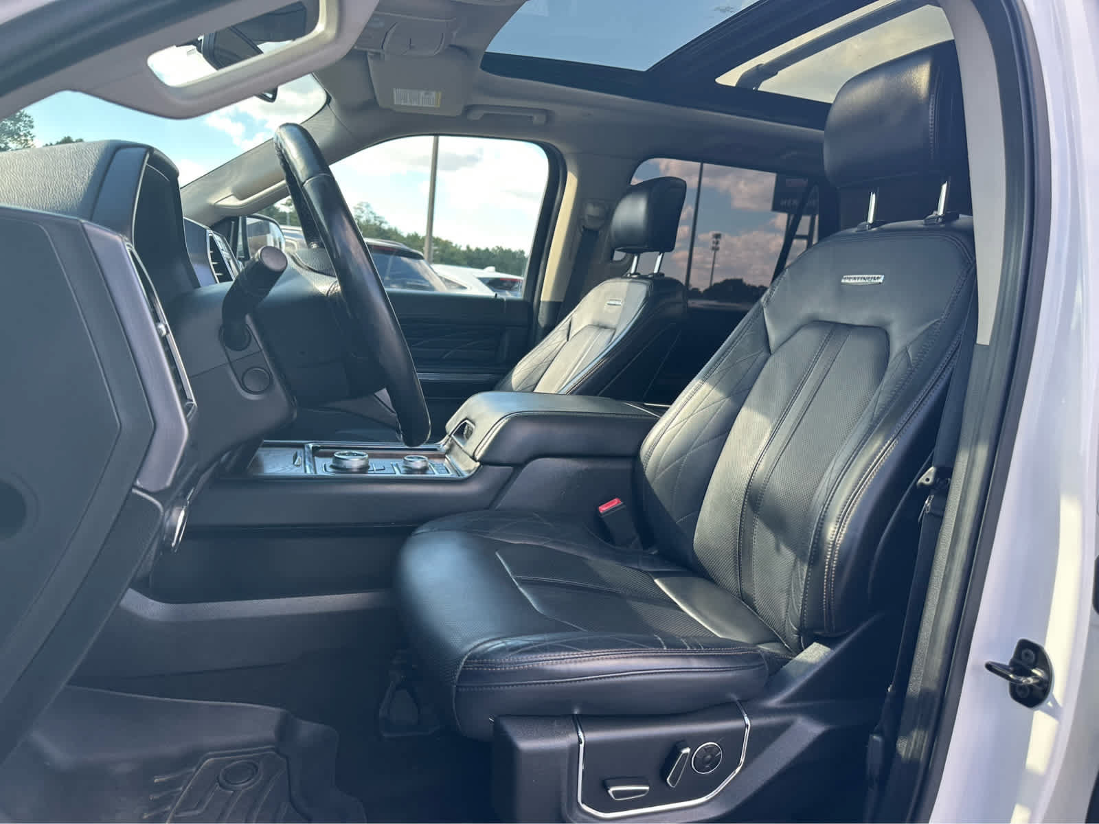 Used 2019 Ford Expedition Platinum AWD/4WD image 12
