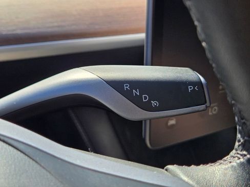 Used 2024 Tesla Model Y 2WD image 24