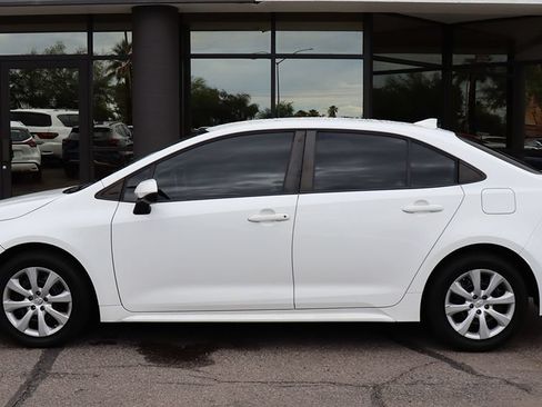 Used 2021 Toyota Corolla LE FWD image 8