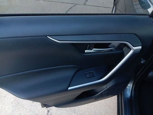 Used 2019 Toyota RAV4 XLE image 31