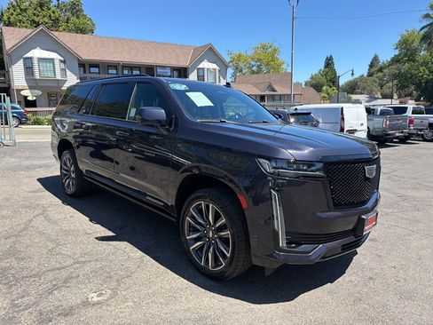 Used 2022 Cadillac Escalade ESV Sport Platinum AWD/4WD image 5