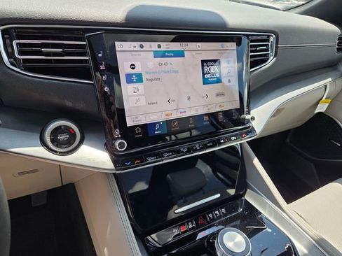 New 2026 Jeep Grand Wagoneer 2WD image 23