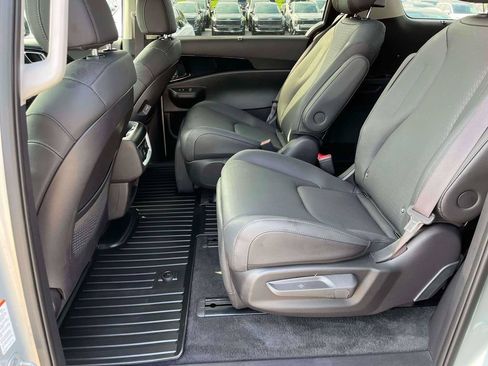 Certified 2026 Kia Carnival SX Prestige FWD image 6