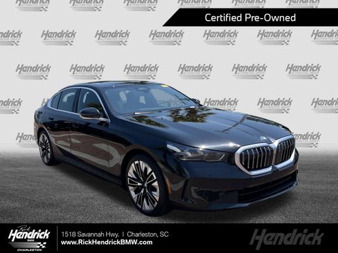 Certified 2025 BMW 530i RWD image 1