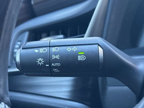 Certified 2019 Lexus ES 300h w/ Luxury Package image 32