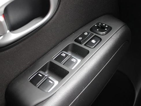 Used 2019 Kia Soul + FWD image 17